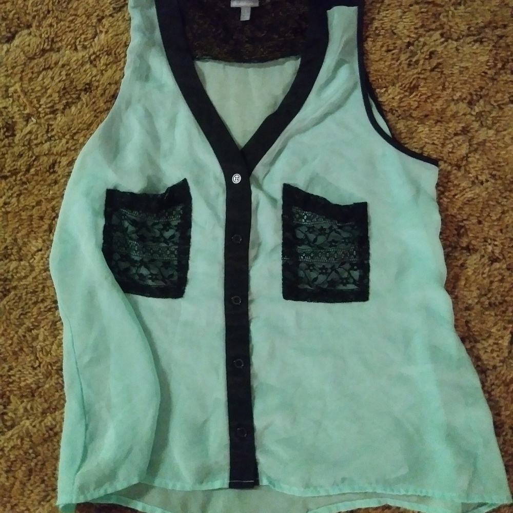 CHARLOTTE RUSSE SHIRT SIZE LARGE